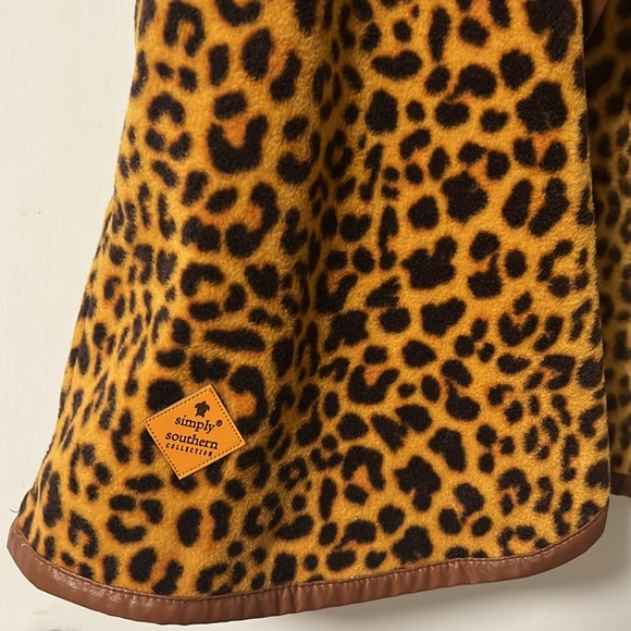 NWT Simply Southern Leopard Vest with pockets, size Medium, lightweight - Picture 5 of 6